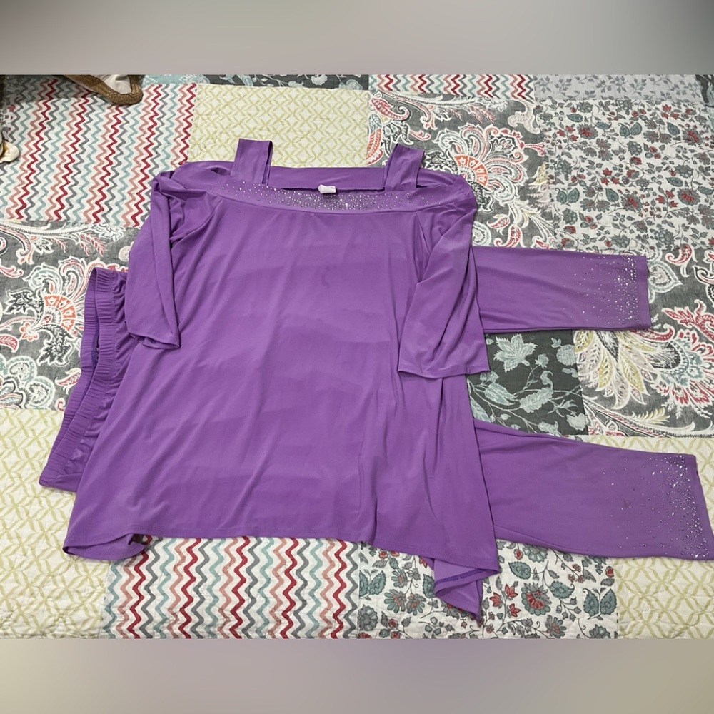 Boutique 2 pc lavender cold shoulder set with rhinestones, 1XL